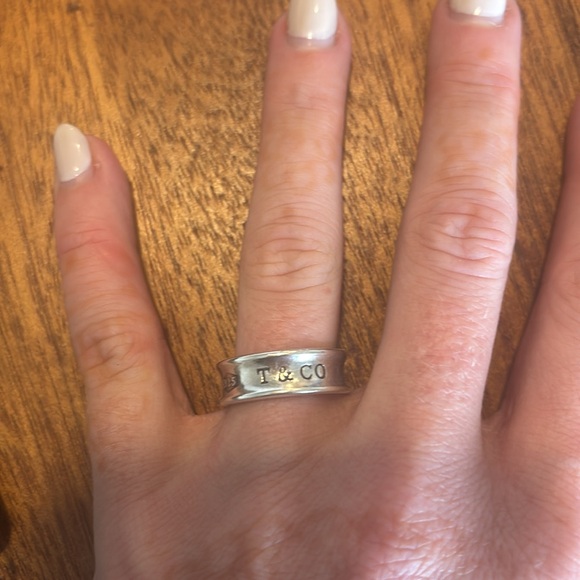 Tiffany & Co. Ring Vintage Classic 1837 Concave Medium Band in Sterling Silver - Picture 5 of 5